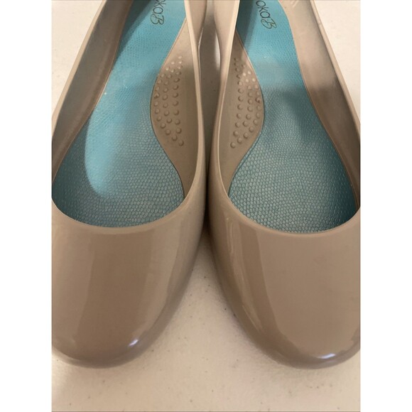 OkaB Casual Slip on Jelly Ballet Flat Womens Size 10 Chai Vegan VNC - Picture 3 of 11